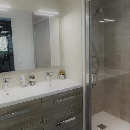 Jolie Longere Pres Canal Nantes-brest ' Petanque 別荘 *