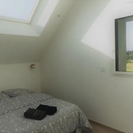 Jolie Longere Pres Canal Nantes-brest ' Petanque * Guenrouet