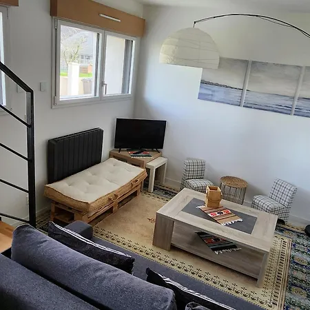 Jolie Longere Pres Canal Nantes-brest ' Petanque Guenrouet