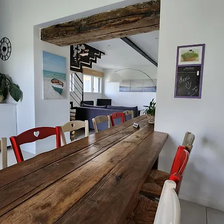 Jolie Longere Pres Canal Nantes-brest ' Petanque *