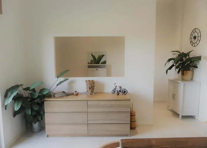 Jolie Longère Près Canal Nantes-brest ' Pétanque *