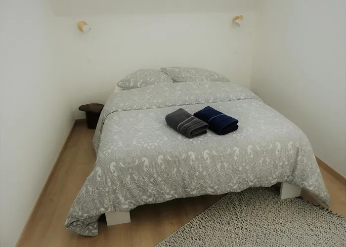 Jolie Longère Près Canal Nantes-brest ' Pétanque Hébergement de vacances Guenrouet