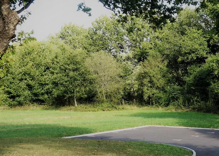 Jolie Longère Près Canal Nantes-brest ' Pétanque Hébergement de vacances *