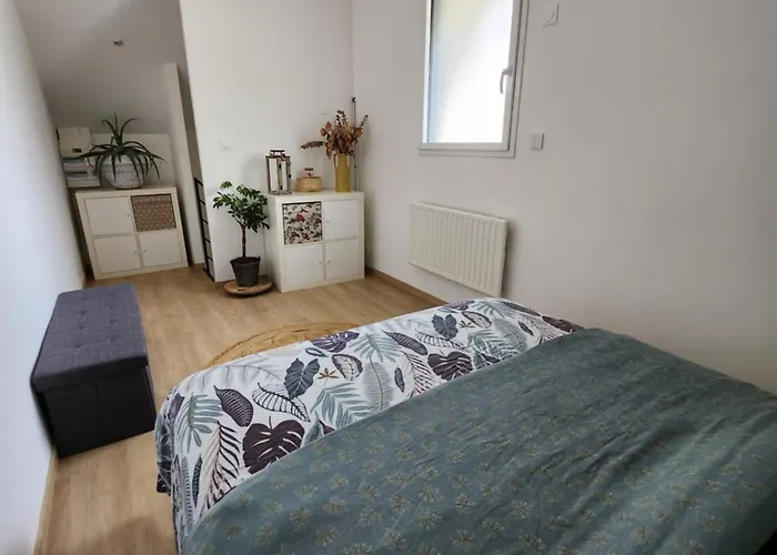 Jolie Longère Près Canal Nantes-brest ' Pétanque Hébergement de vacances