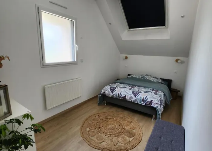 Jolie Longère Près Canal Nantes-brest ' Pétanque