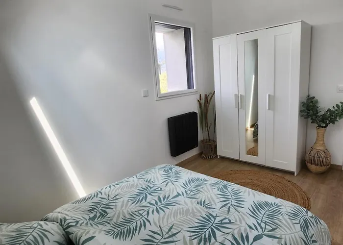 Jolie Longère Près Canal Nantes-brest ' Pétanque Hébergement de vacances