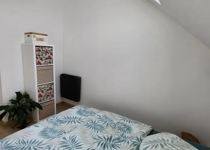 Jolie Longère Près Canal Nantes-brest ' Pétanque Hébergement de vacances Guenrouet