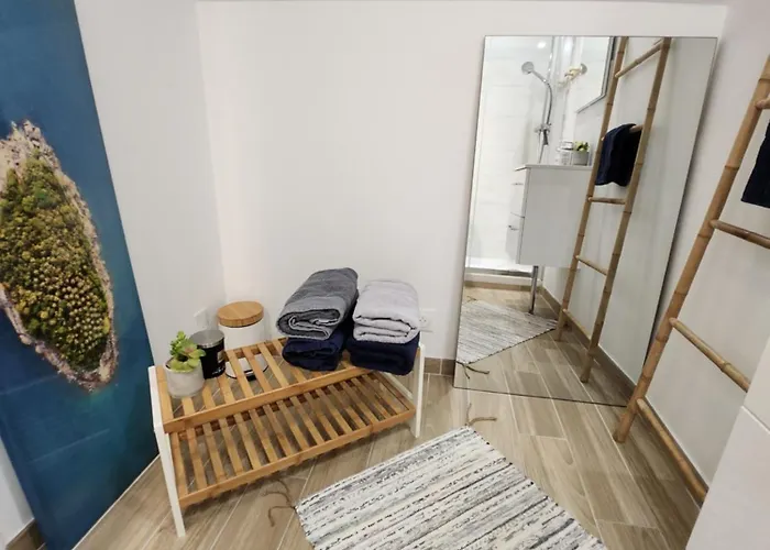 Jolie Longère Près Canal Nantes-brest ' Pétanque Hébergement de vacances