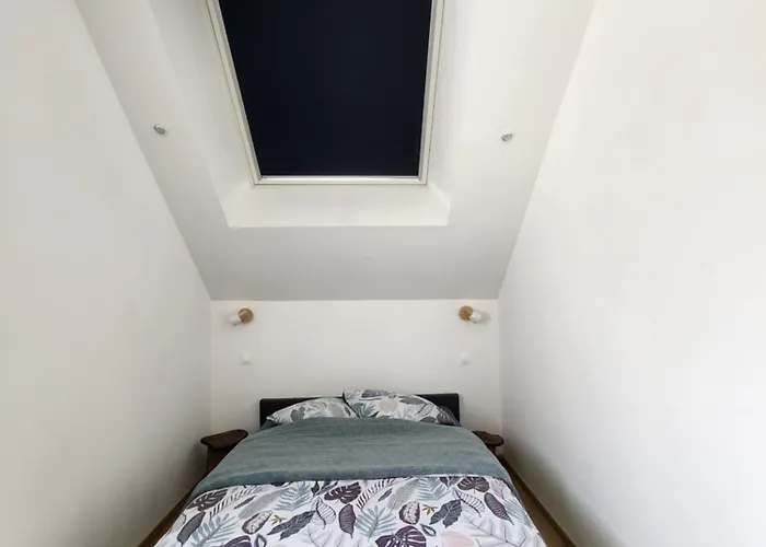 Jolie Longère Près Canal Nantes-brest ' Pétanque